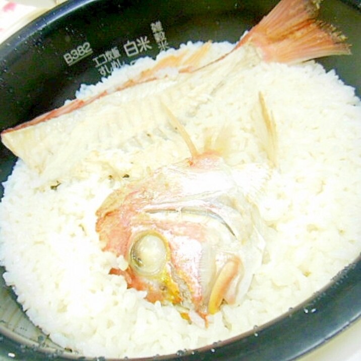 炊飯器de❤めっき鯛と昆布出汁の炊込みご飯❤